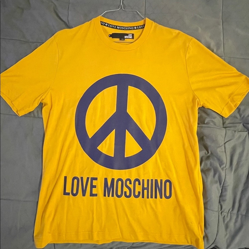 Authentic Large Yellow Love Moschino t-shirt
